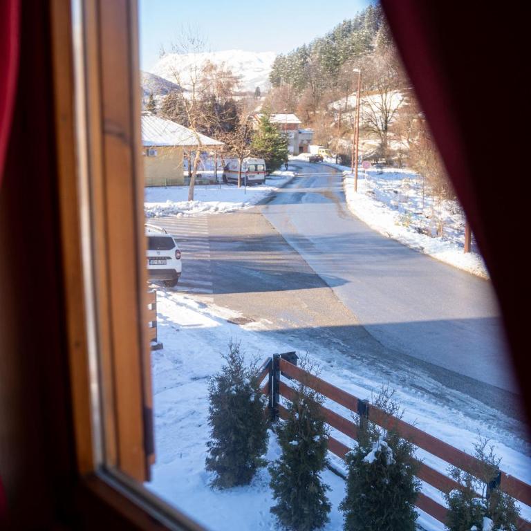 Zara Chalet - Brvnara sa 3 Spavaće Sobe - 45