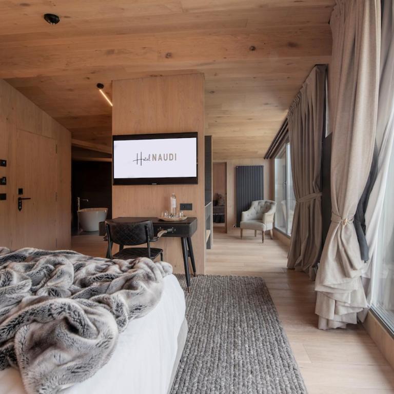 Hotel Naudi Boutique Adults only - Suite Superior con cama extragrande - 2