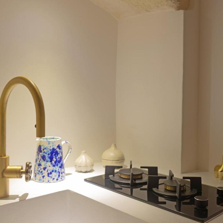 Eurydice Suite with Infinity Jacuzzi - One-Bedroom Apartment - 16