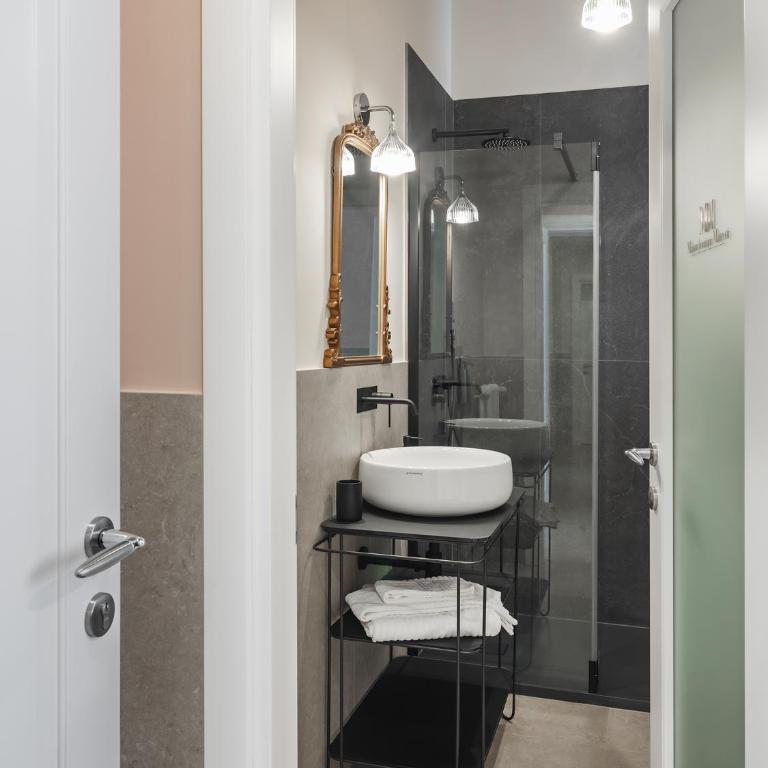 Maison boutique Matteotti - Deluxe Double Room with Private Bathroom - 3