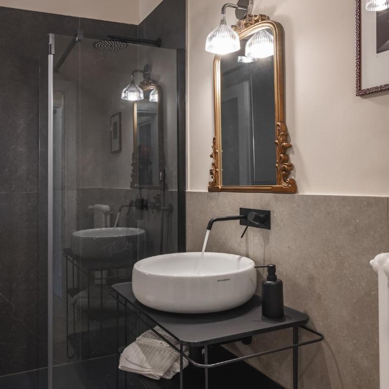 Maison boutique Matteotti - Deluxe Double Room with Private Bathroom - 9