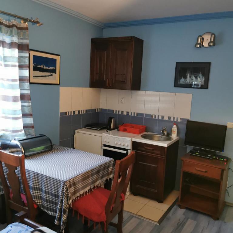 Apartments Razvršje - Deluxe Double Room - 2