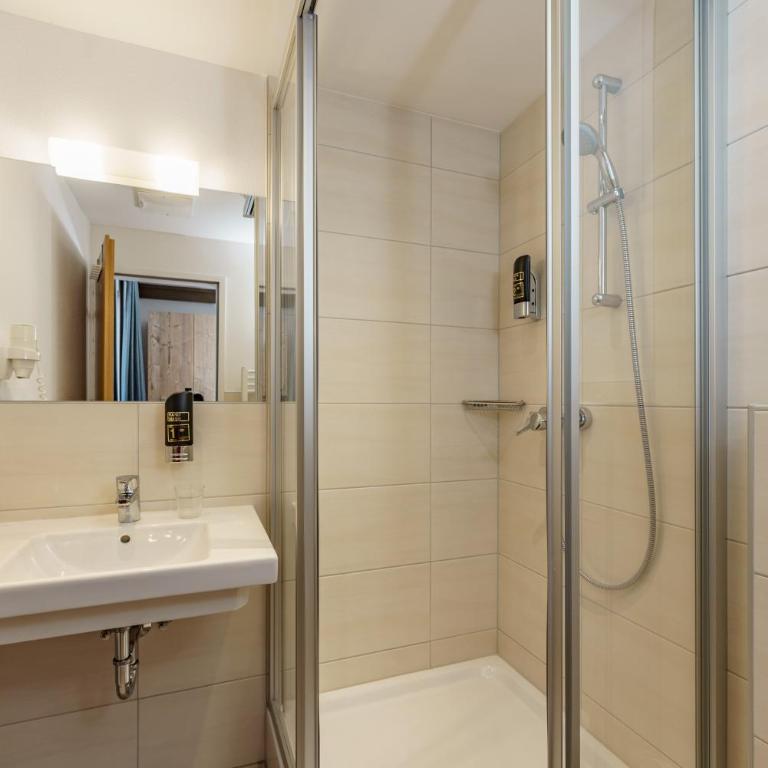 Landhaus Hubertus Wellness & Breakfast - Einzelzimmer mit Balkon - 9