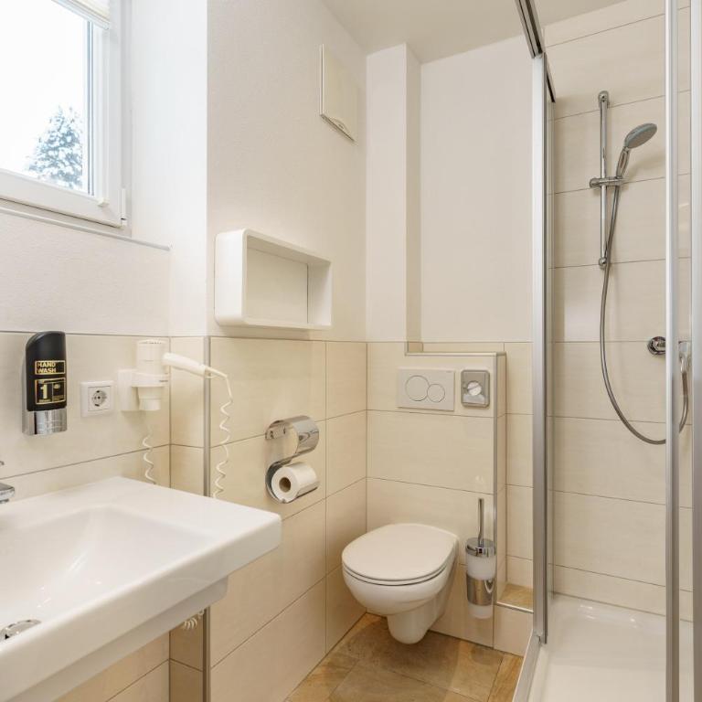 Landhaus Hubertus Wellness & Breakfast - Doppelzimmer mit Balkon - 7
