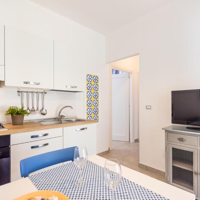 PORTO CESAREO CAMPING & Village - Bungalow con 2 Camere da Letto - 2
