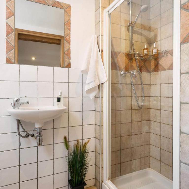 3 Bedrooms, Whole floor, New Kitchen, Town Centre - Appartement 3 Chambres - 13