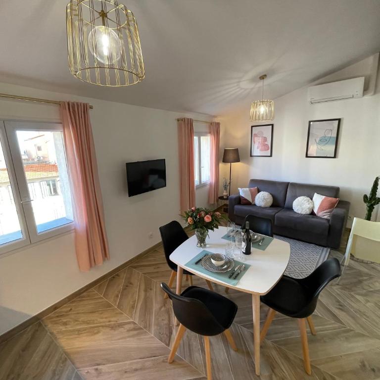 Nice Renting - MASSENA - LOFT - HEART of VIEIL ANTIBES - THE MARKET WITH SEA VIEW - Appartement 1 Chambre - 6