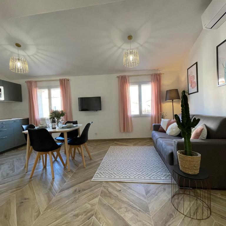 Nice Renting - MASSENA - LOFT - HEART of VIEIL ANTIBES - THE MARKET WITH SEA VIEW - Appartement 1 Chambre - 11