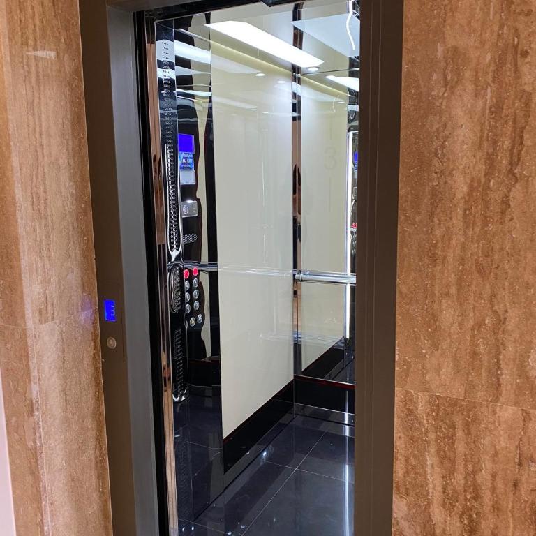 Jellenaa - Standard Studio - 30