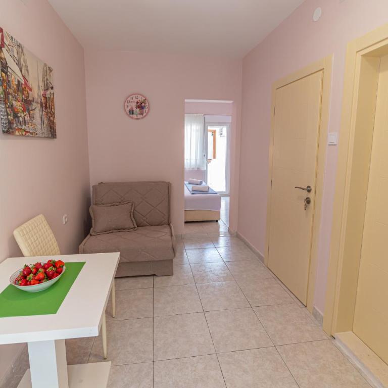 Apartments Vjera Petrovac - Studio with Sea View - 14