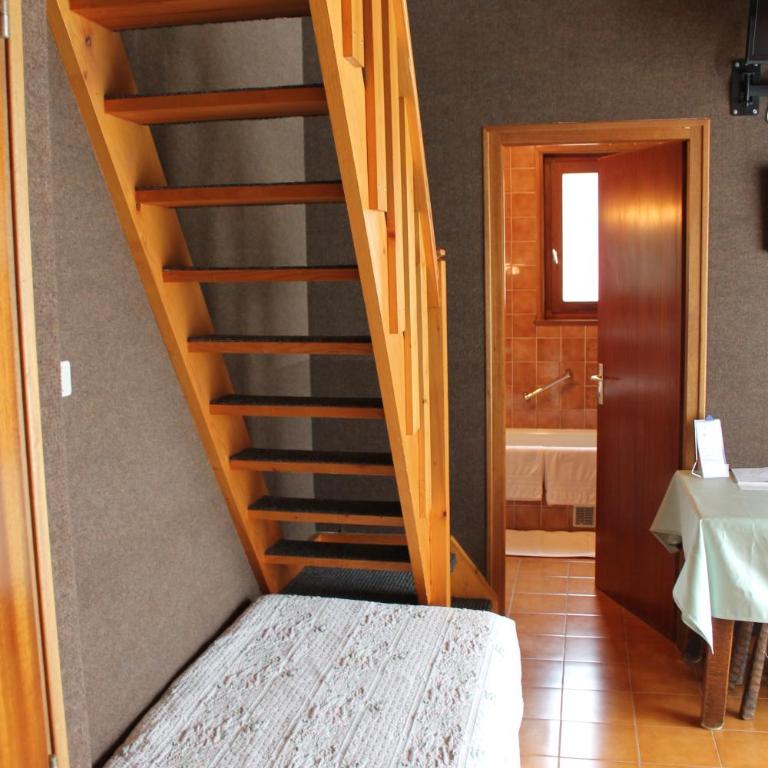Les Moineaux - Chambre Familiale (4 Adultes) - 12