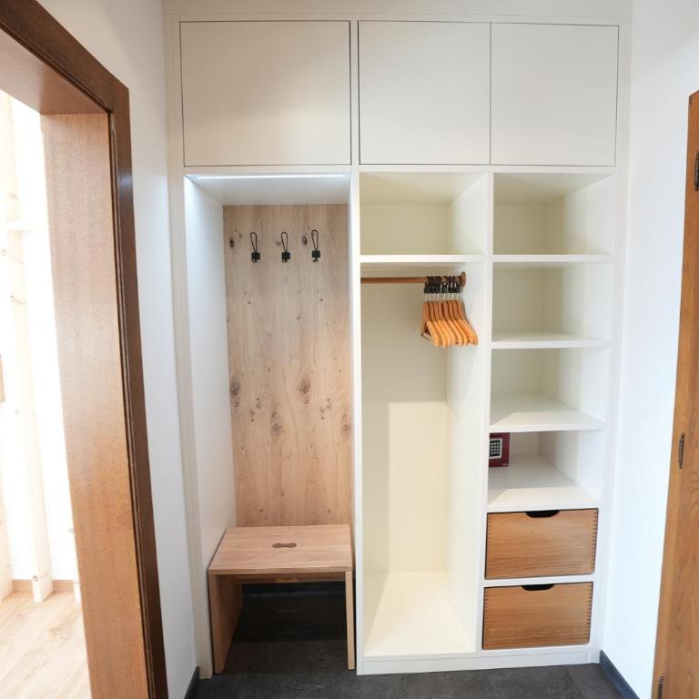 Pension Dachsteinhof - Doppelzimmer mit Gartenblick - 7