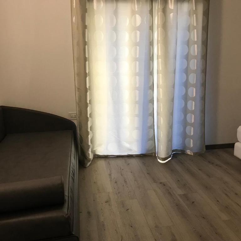 GardaBreak Rooms&Breakfast Holiday Apartments - Camera Familiare Deluxe - 6
