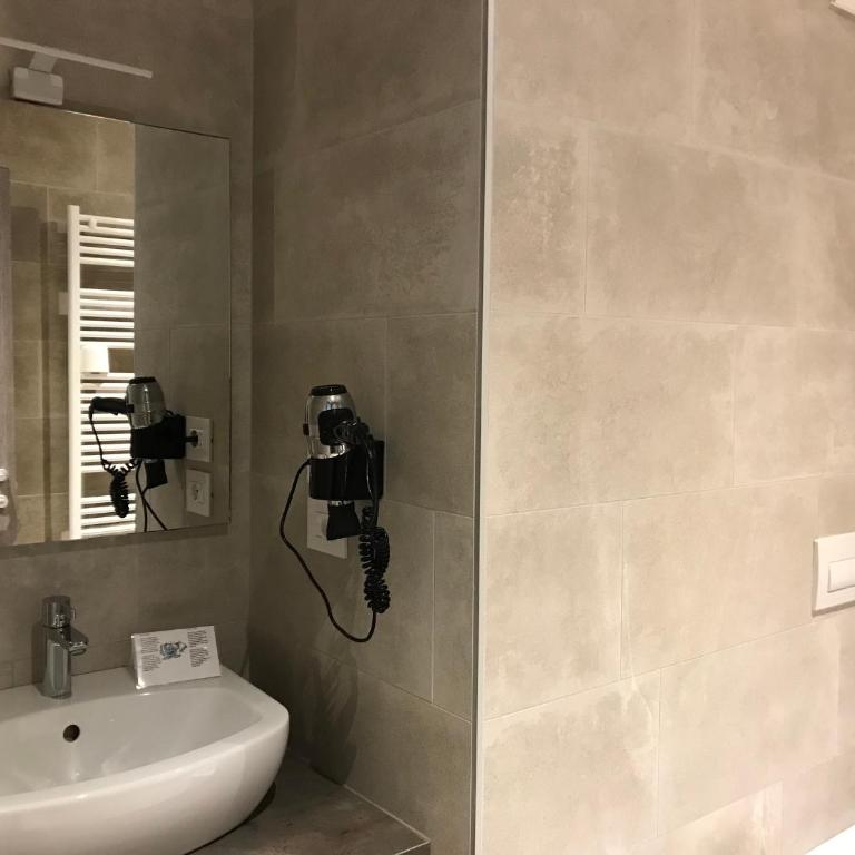GardaBreak Rooms&Breakfast Holiday Apartments - Camera Familiare Deluxe - 8