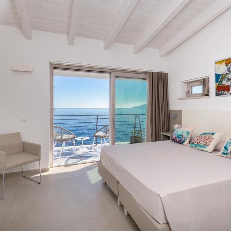 Hotel Caramare - Camera Deluxe Matrimoniale/Doppia con Letti Singoli con Vista Mare - 4