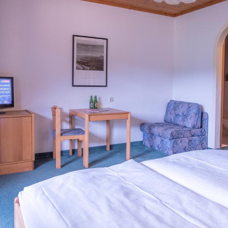 Die Pension - Margreiter - Doppelzimmer mit Balkon - 3