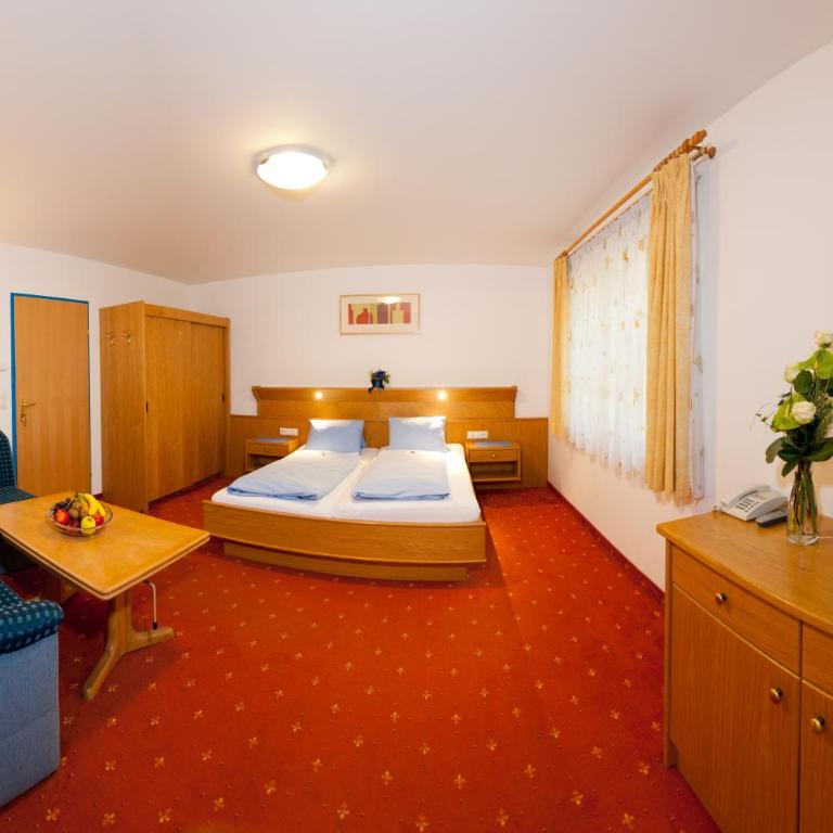 der Steinerwirt - B&B in bester Lage - Dreibettzimmer - 5