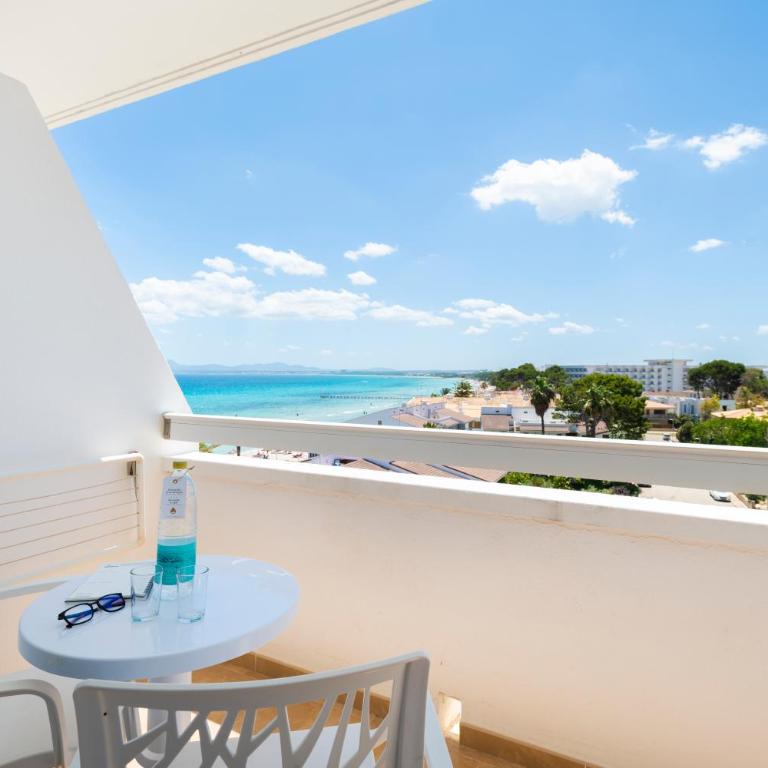 Hotel Condesa - Double Room with Side Sea View - 1