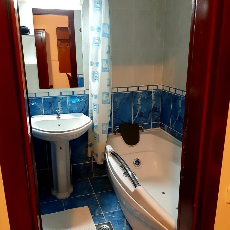 Apartman Vrhovi Kopaonik Vila Nikola Centar - Studio with Mountain View - 11