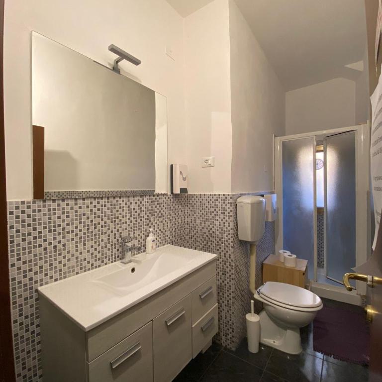 Emerald Fields - Economy Quadruple Room with Shared Bathroom - 4