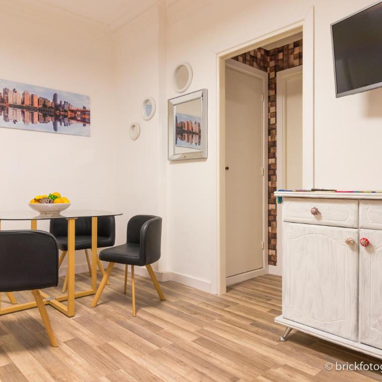Depto Cálido 26 grados - de 2 Amb en Palacio Árabe - Habitación Doble - 1 o 2 camas - 1