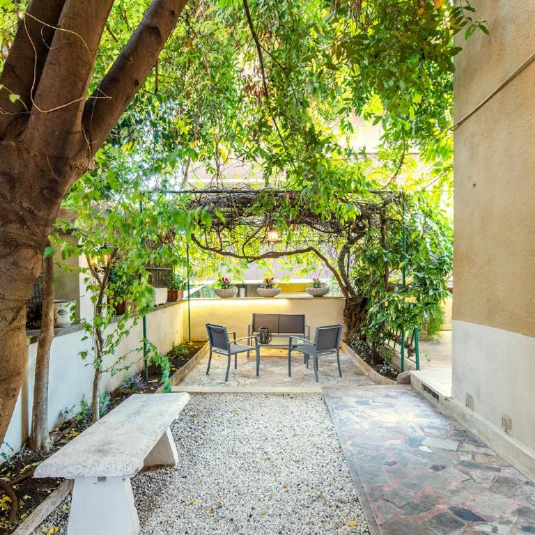 GARDEN HOUSE - Luxury Guest House - Self check-in only - Camera King - 10