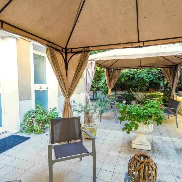 GARDEN HOUSE - Luxury Guest House - Self check-in only - Camera King Deluxe - 10