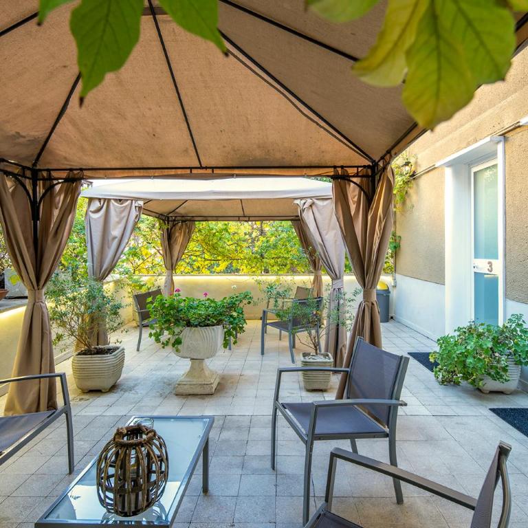 GARDEN HOUSE - Luxury Guest House - Self check-in only - Camera King Deluxe - 11