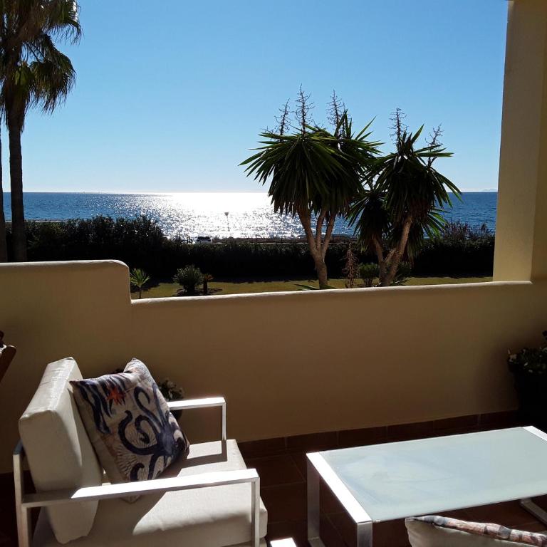 Holidays & Home Beachfront Neptuno I, Sea Views,Pool,Garden, Elviria - Superior Apartment - 20