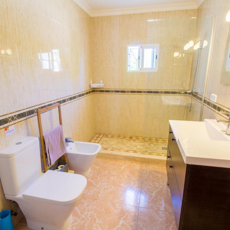 Perfecta villa para vacaciones con wifi y A/C - Casa de 4 dormitorios - 31