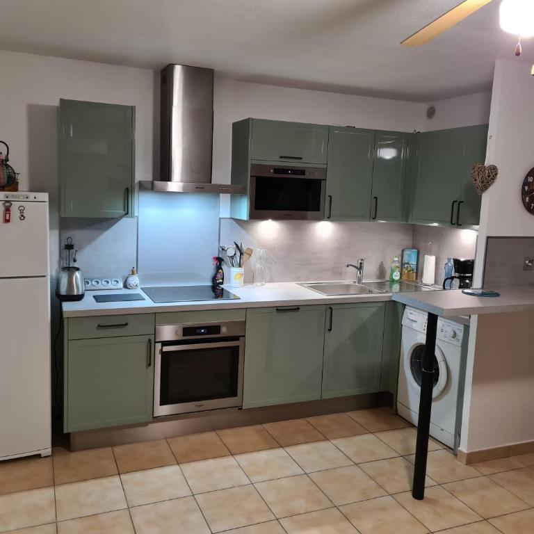 Villa tout confort dans résidence privée avec piscine à 500m de la plage - Climatisation, WIFI, parking - Maison 2 Chambres - 9