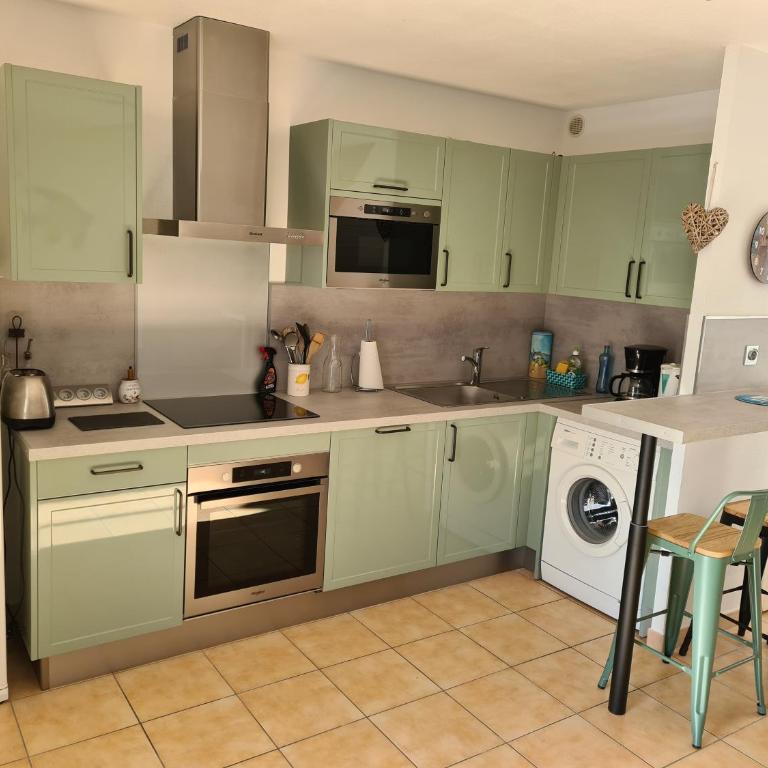 Villa tout confort dans résidence privée avec piscine à 500m de la plage - Climatisation, WIFI, parking - Maison 2 Chambres - 8