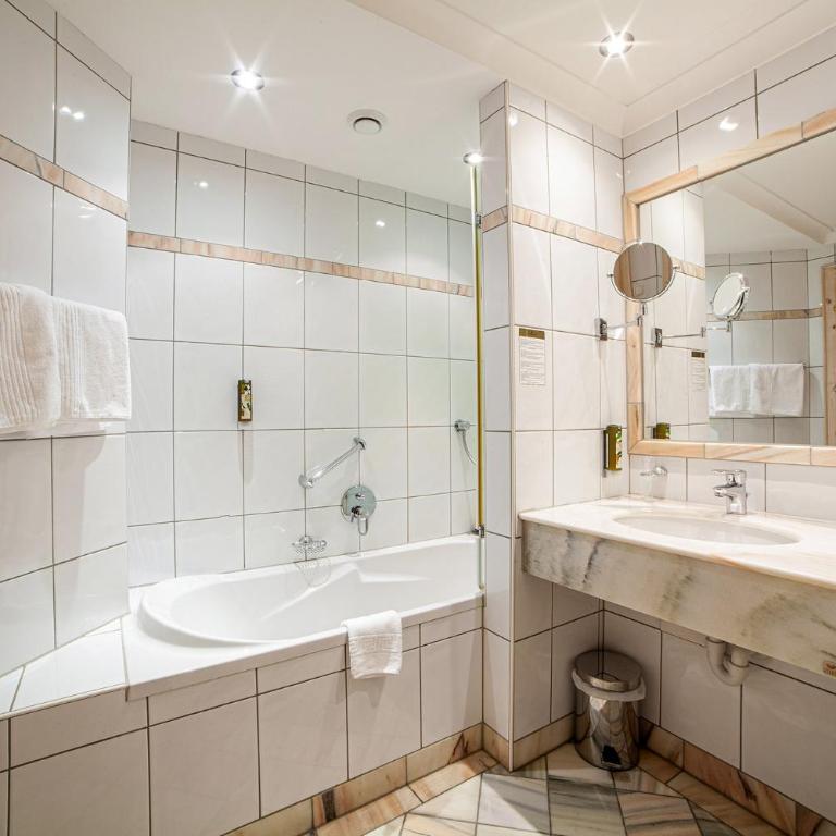 Sport- und Vitalhotel Seppl - Deluxe Zimmer - 4