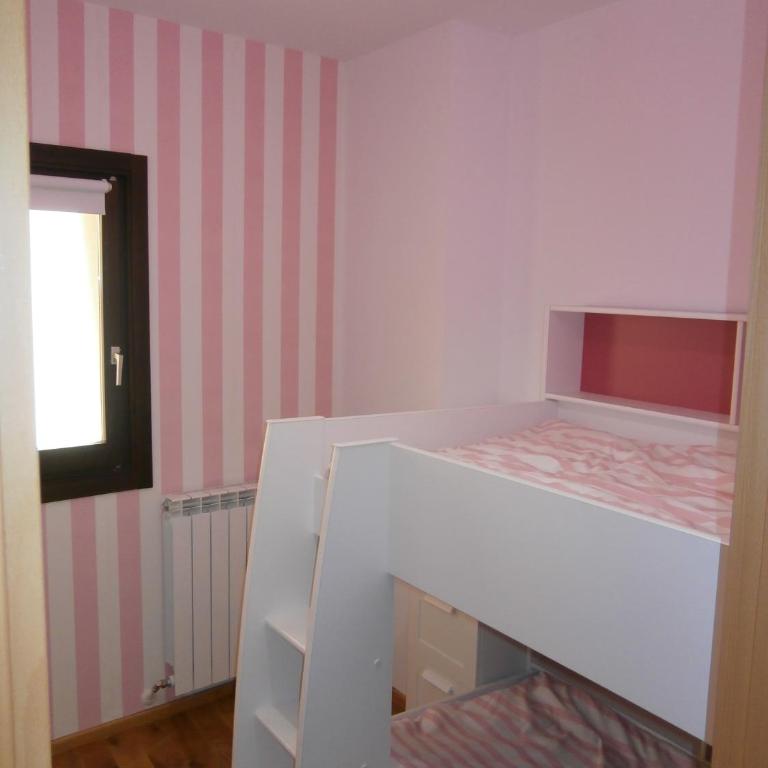 JUNTO AL PILAR - Three-Bedroom Apartment - 15