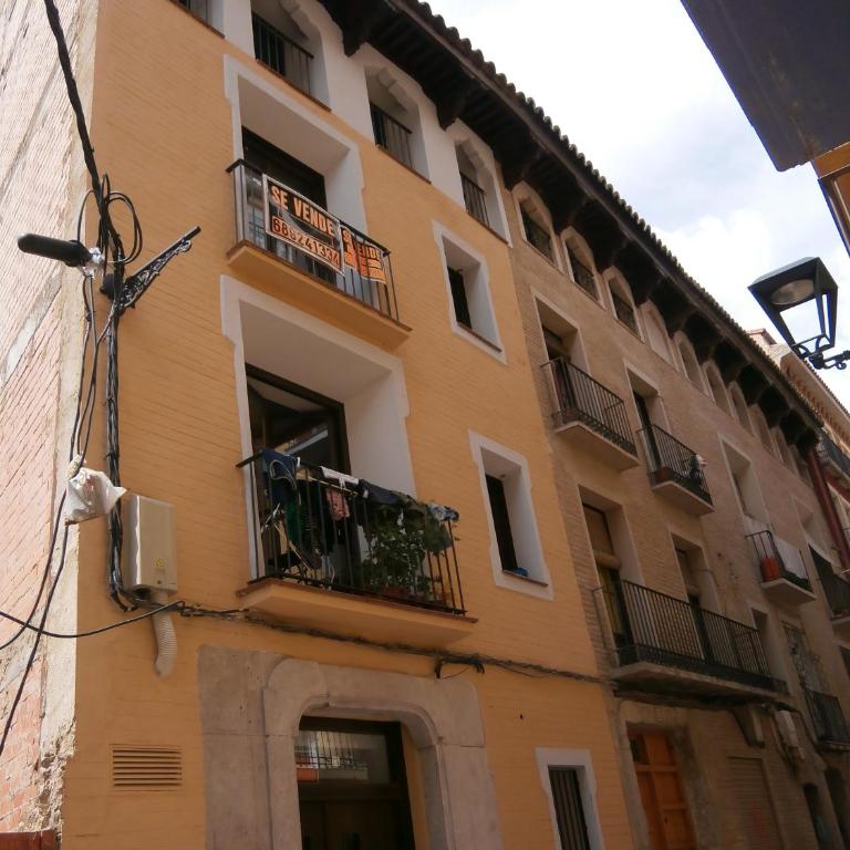JUNTO AL PILAR - Three-Bedroom Apartment - 20