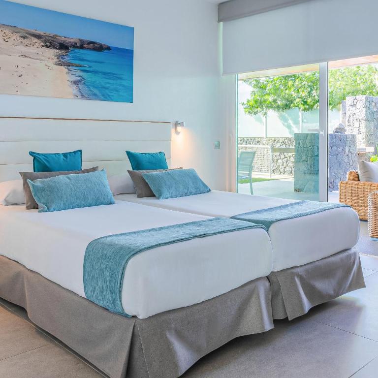 Hyde Park Lane Villas - Deluxe Three-Bedroom Villa with Private Pool - 7