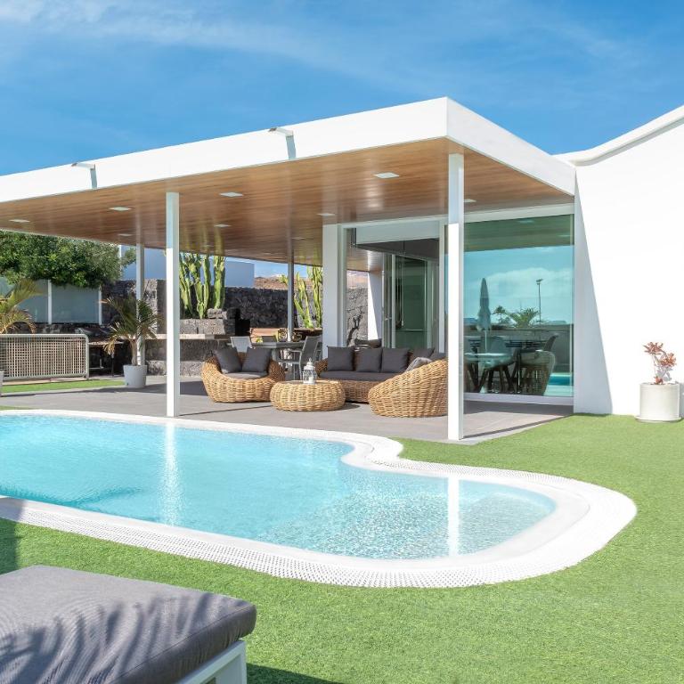 Hyde Park Lane Villas - Deluxe Three-Bedroom Villa with Private Pool - 10