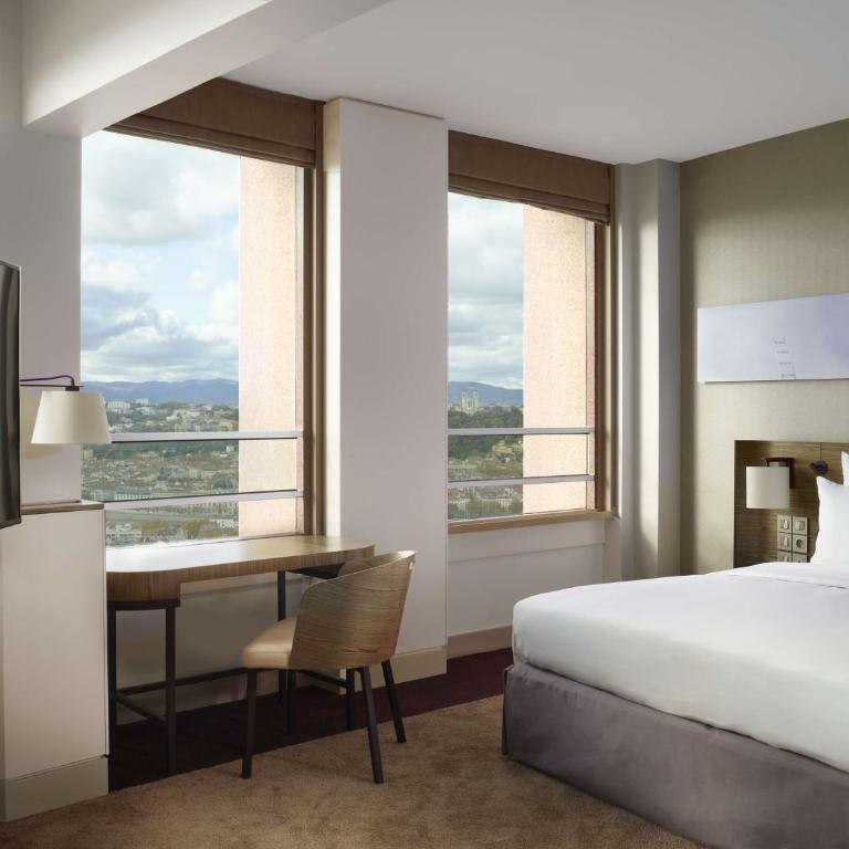 Radisson Blu Hotel, Lyon - Suite Junior - Vue Panoramique sur Vieille Ville - 2