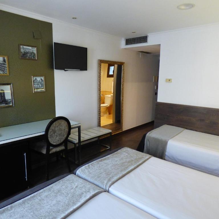 Moderno - Triple Room with View - 15