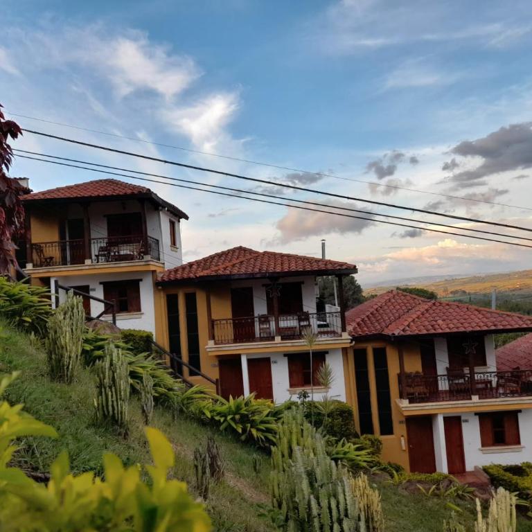 Hotel Las Rocas Resort Villanueva - Family Room with Balcony - 17