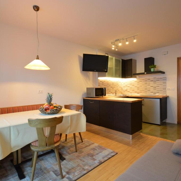Residence Albierch - Appartamento con 1 Camera da Letto e Balcone - 2