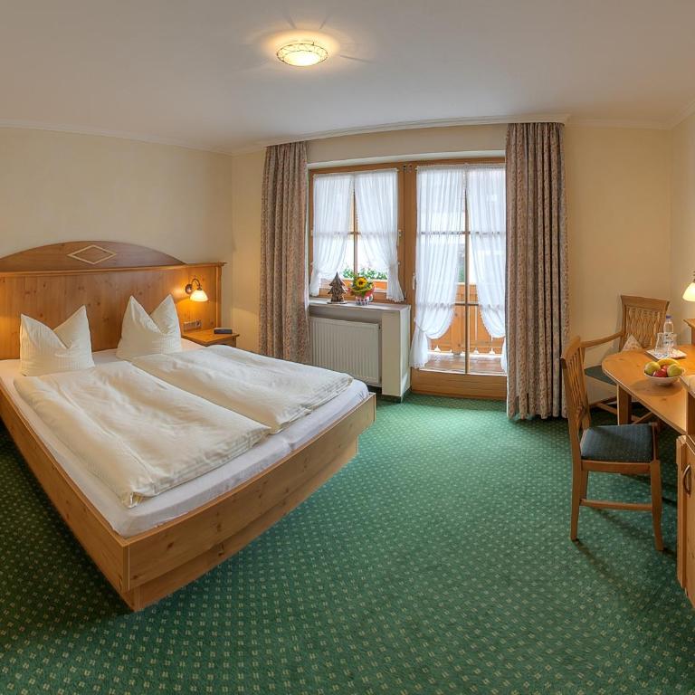 Gasthof-Metzgerei Hirschbichler - Chiemgau Karte - Doppelzimmer mit Balkon - 4