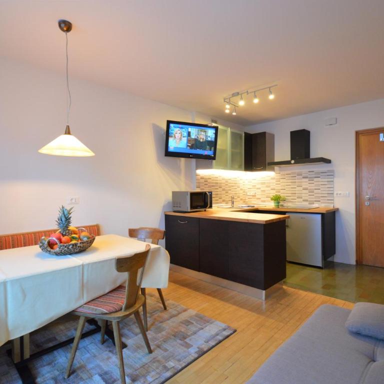 Residence Albierch - Appartamento con 1 Camera da Letto e Balcone - 19
