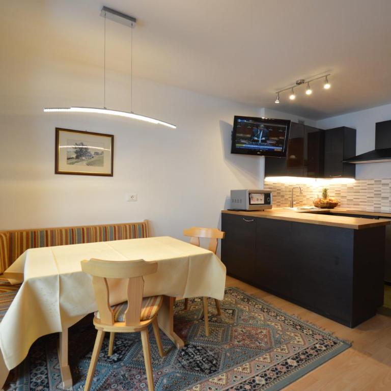 Residence Albierch - Appartamento con 1 Camera da Letto e Balcone - 11