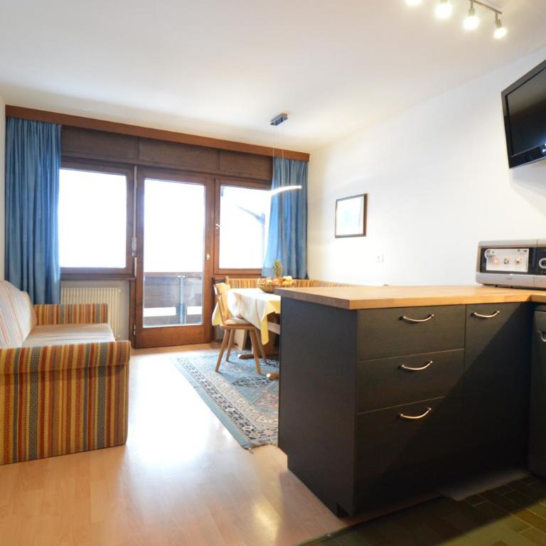 Residence Albierch - Appartamento con 1 Camera da Letto e Balcone - 13