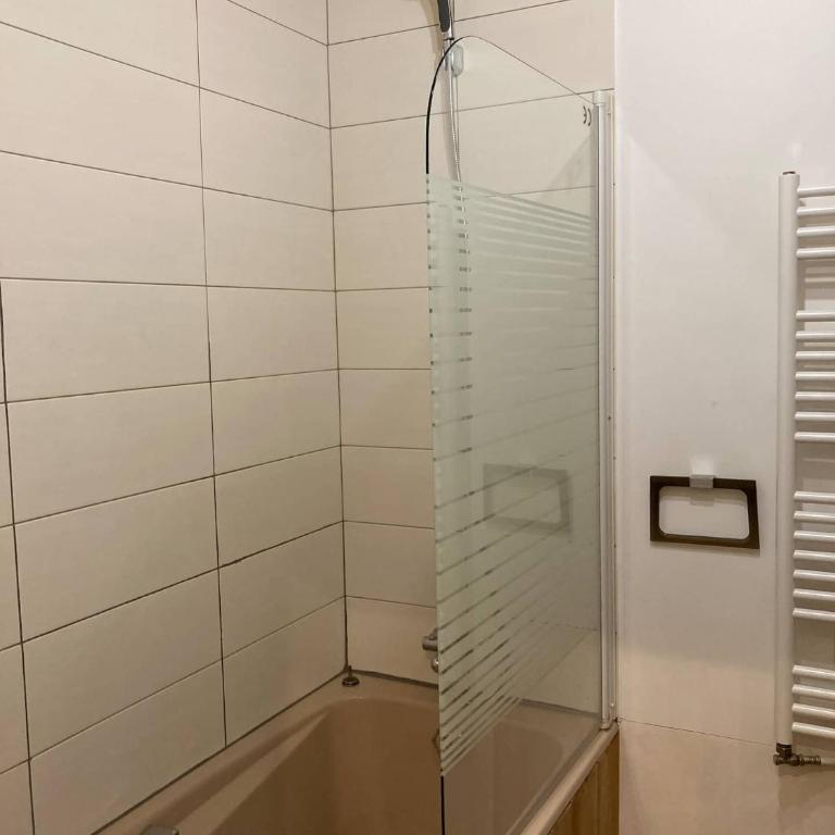 MyHome - Génépis 36 - Super T4 8 pax skis aux pieds - Val Claret - Three-Bedroom Apartment - 3