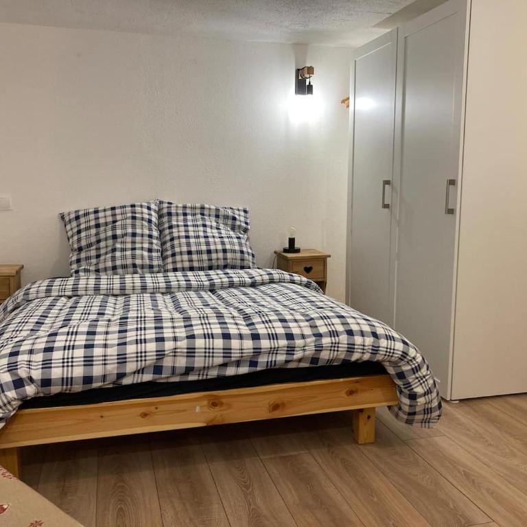 MyHome - Génépis 36 - Super T4 8 pax skis aux pieds - Val Claret - Three-Bedroom Apartment - 4