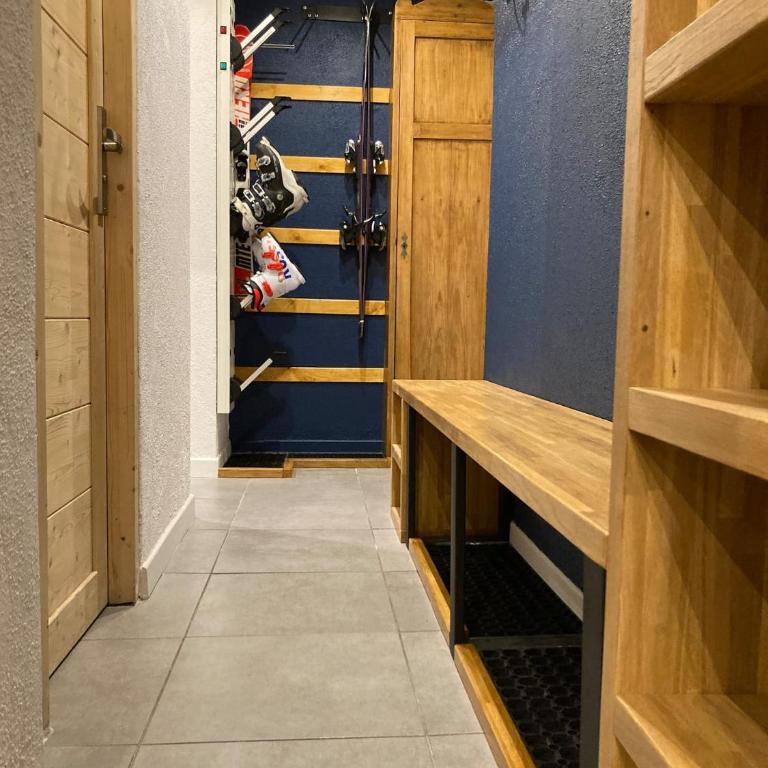 MyHome - Génépis 36 - Super T4 8 pax skis aux pieds - Val Claret - Three-Bedroom Apartment - 6