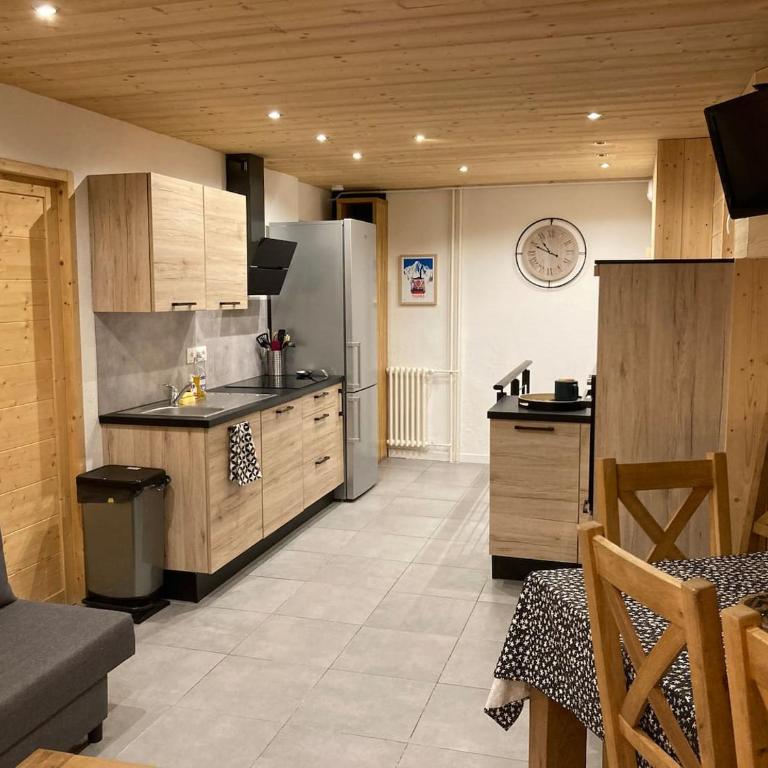 MyHome - Génépis 36 - Super T4 8 pax skis aux pieds - Val Claret - Three-Bedroom Apartment - 11