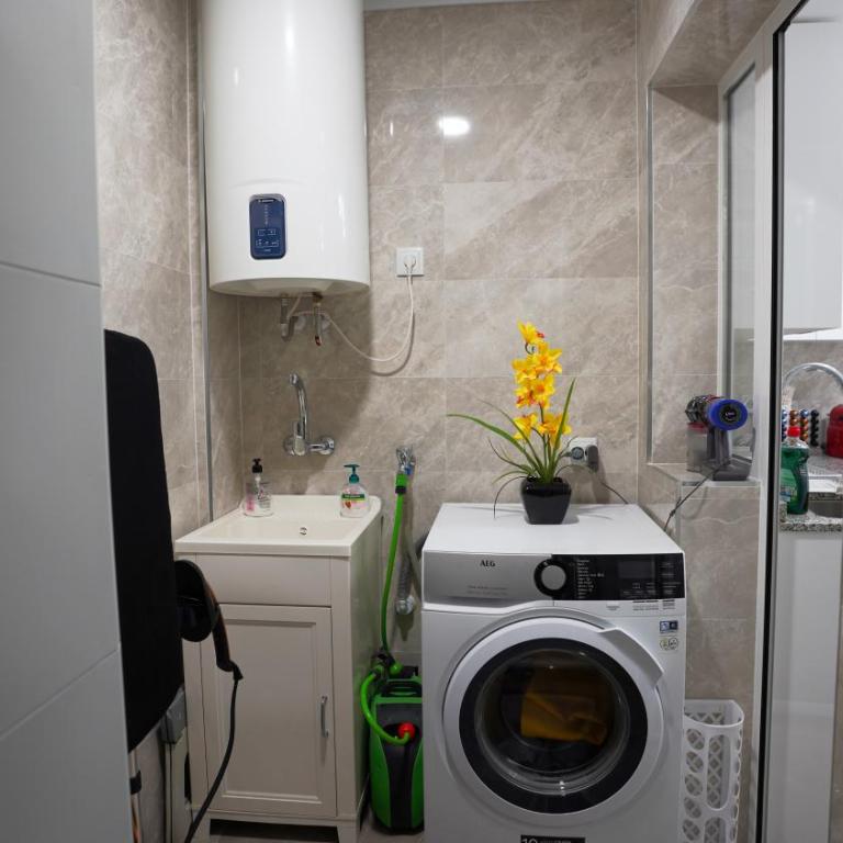 Stylish & Spacious Family Apartment Near Beach & Vibrant Historic Market - Apartment - 20